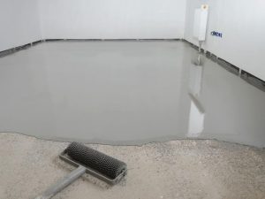 Vloer egaliseren met Atlas SMS 30, A20 Bouwmaterialen